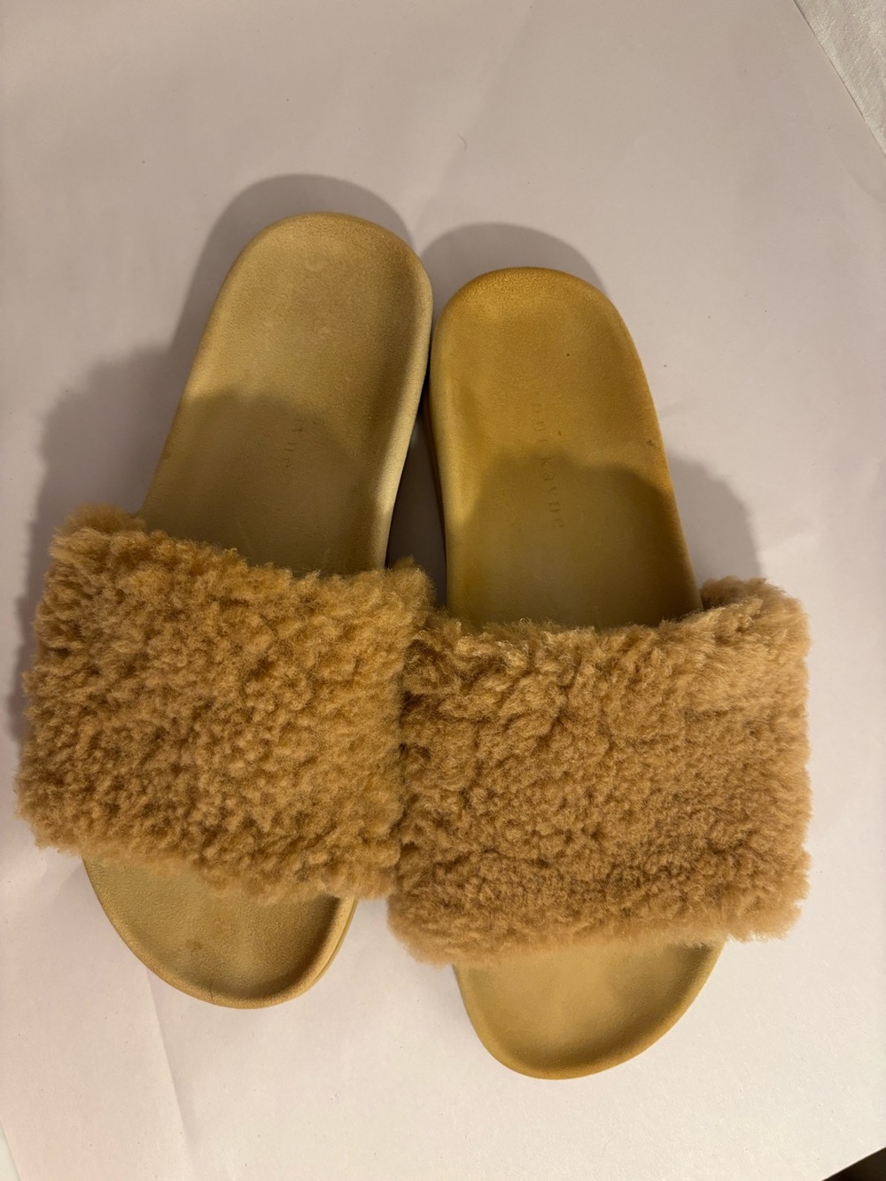 JEENY KAYNE shearling slide
Sandals size 39